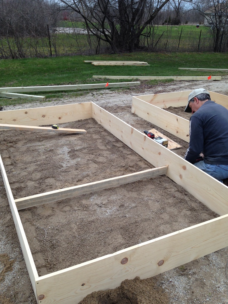 reinforcing raised garden beds so they don't bow