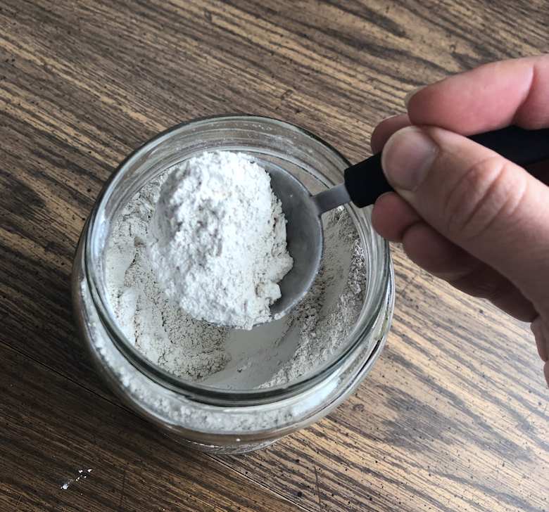 How to use diatomaceous earth for a parasite cleanse